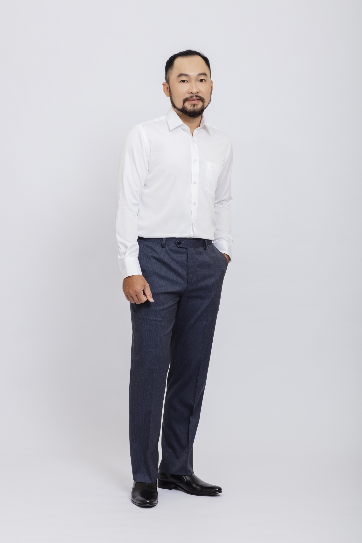 Quần tây nam Classic fit xám đậm