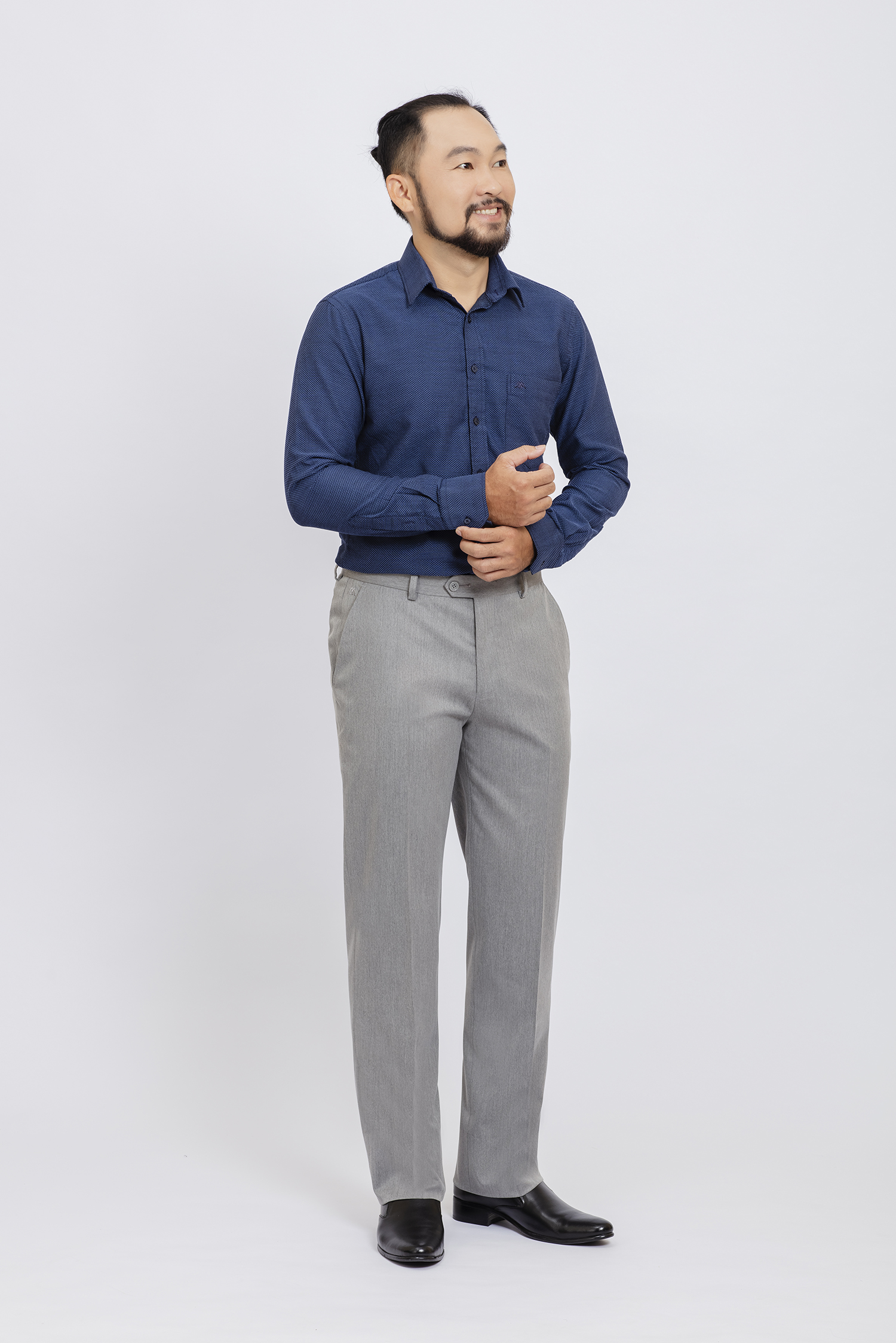 Quần tây nam Classic fit xám nhạt