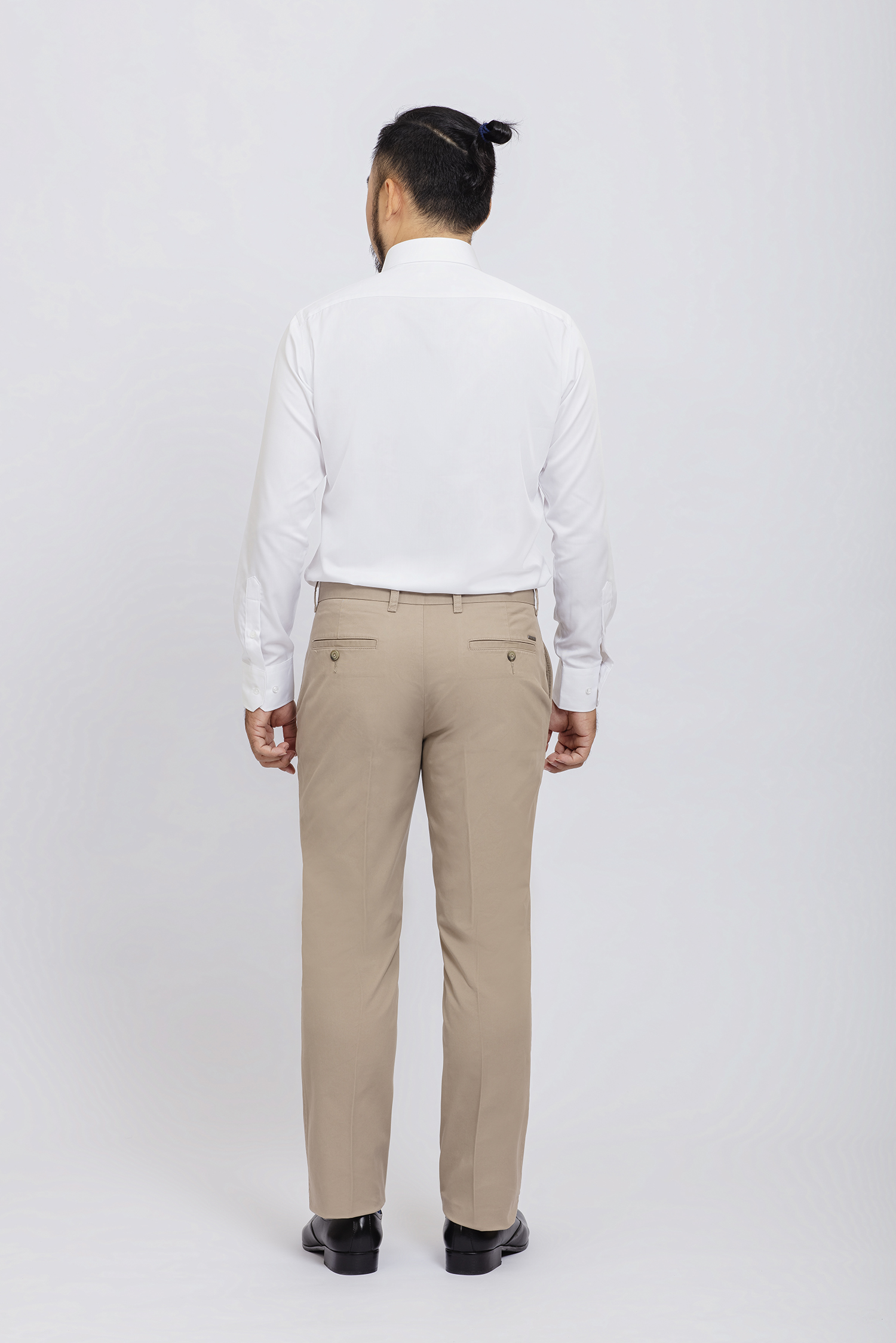 Quần kaki nam Slimfit màu kem đậm - HẾT HÀNG