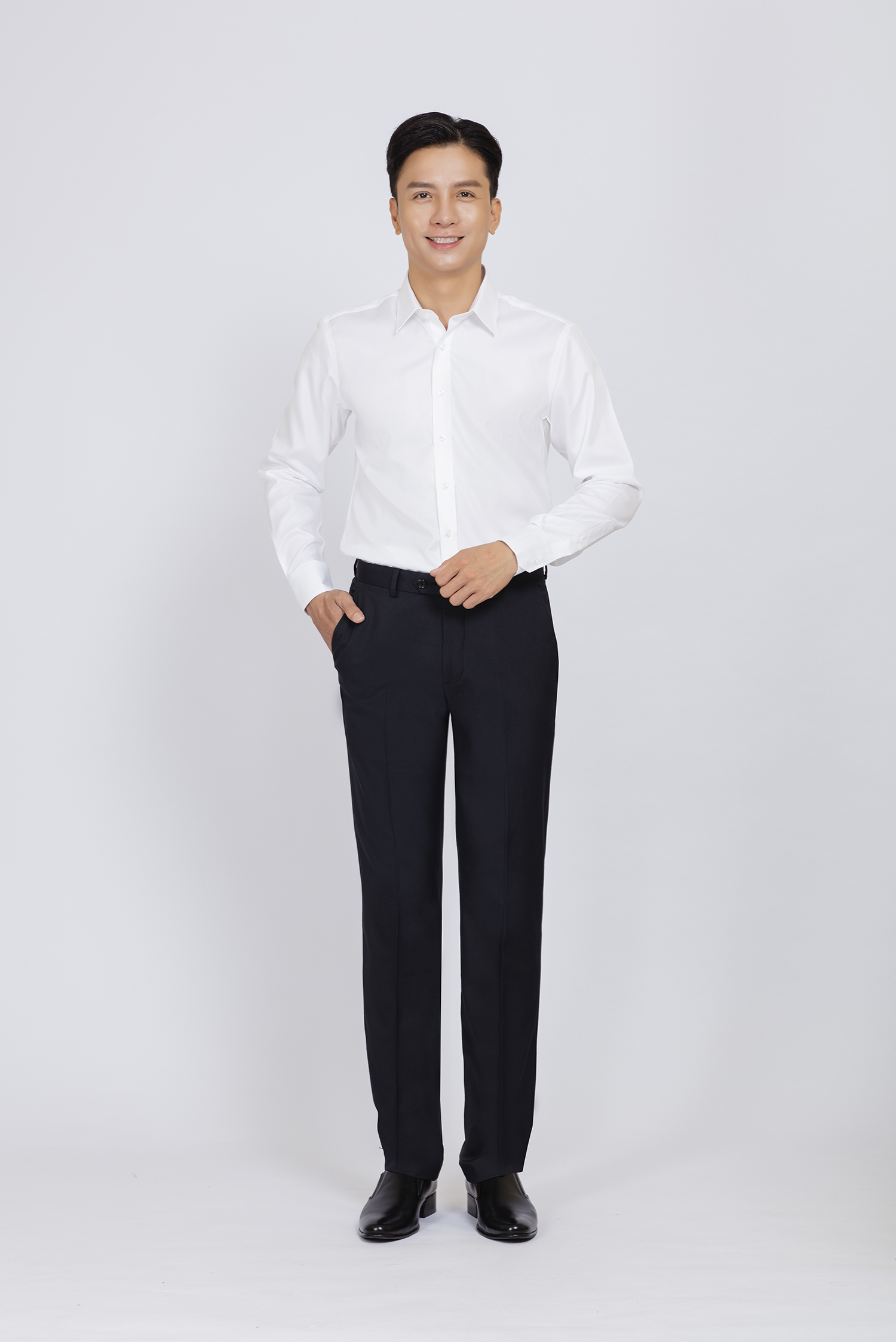Quần tây nam Slimfit màu đen sọc nhỏ