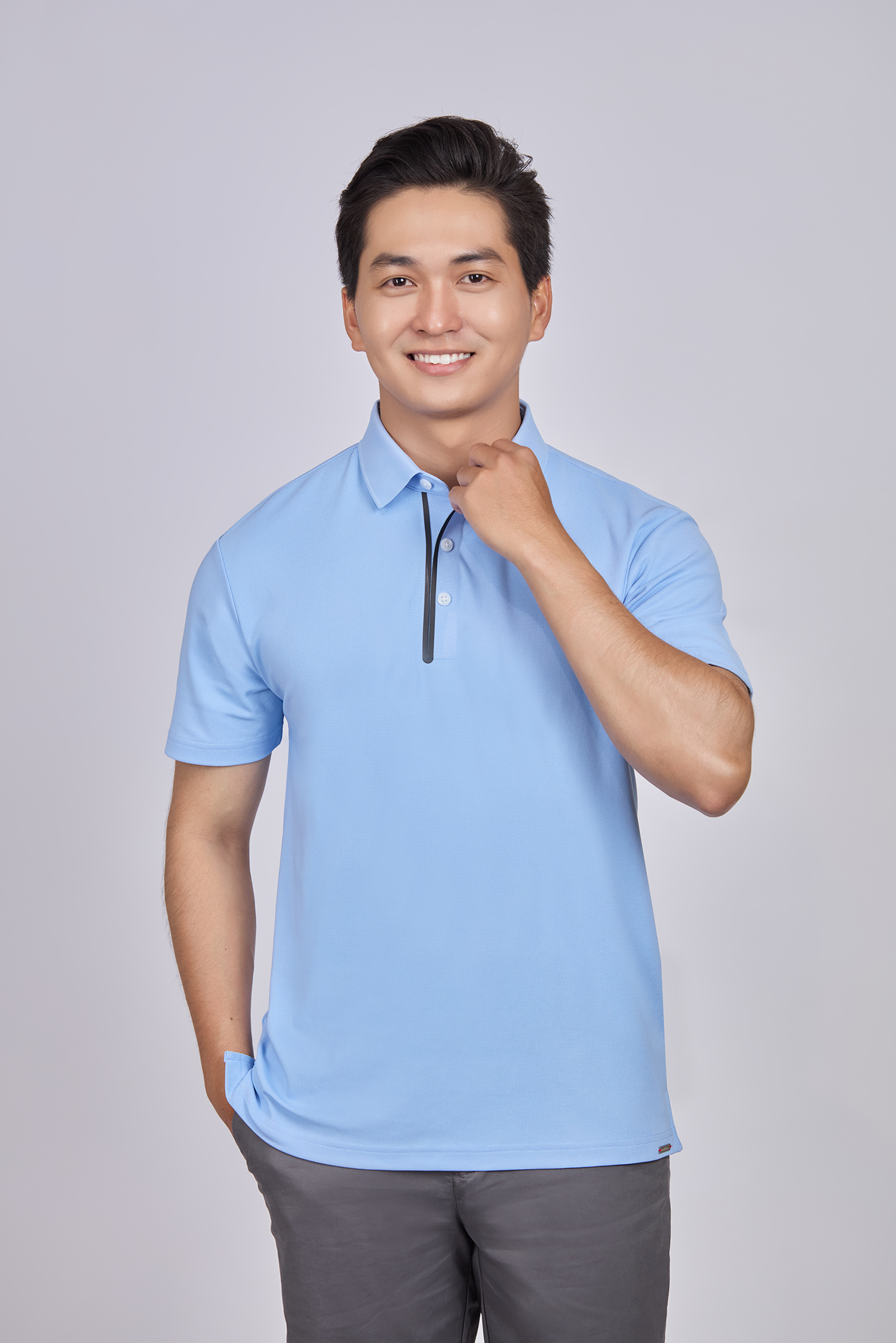 Áo thun nam màu xanh biển