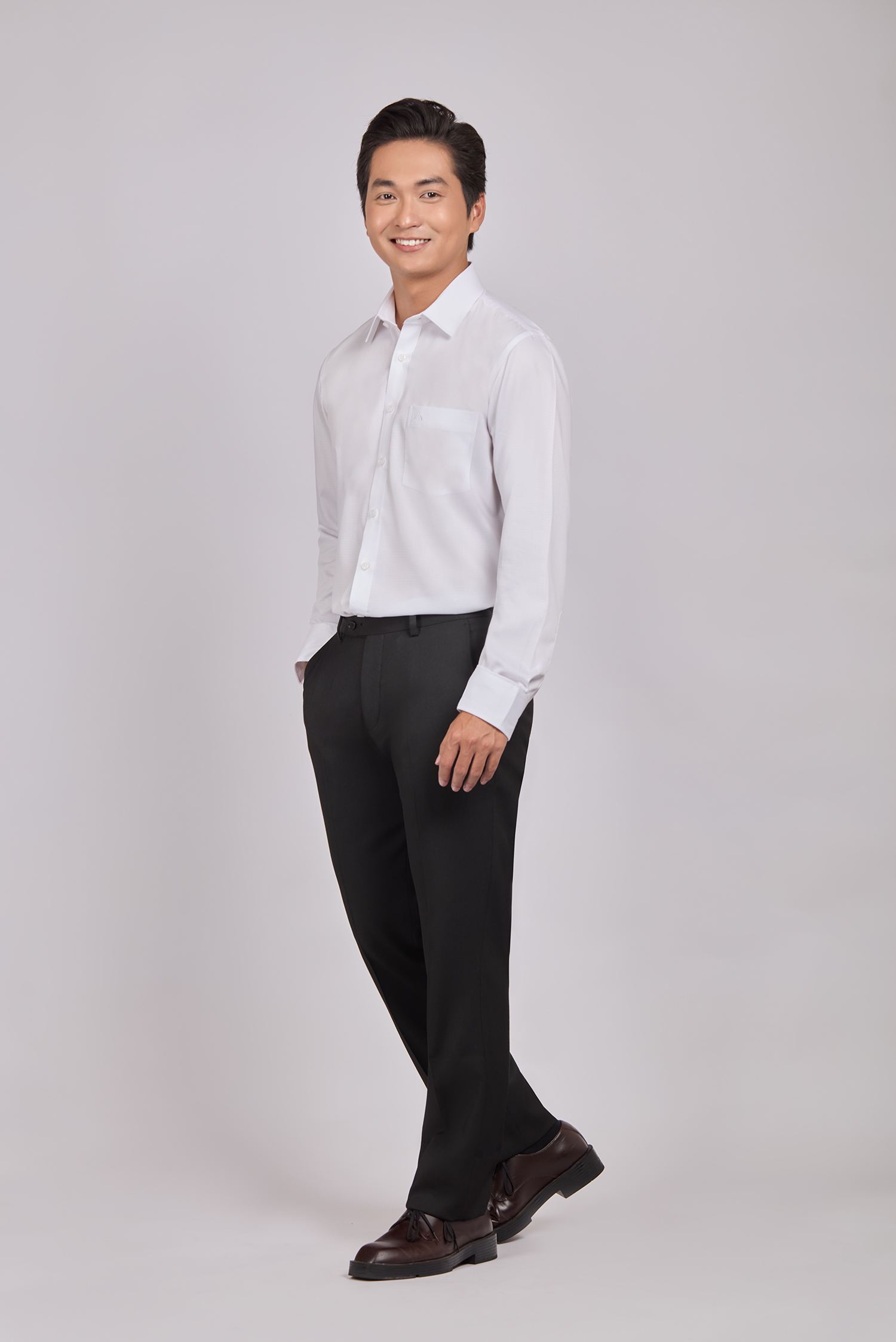 Quần tây nam Slimfit màu đen